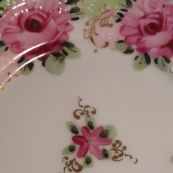 Vintage floral gold design plate| 8.5/10 - Picture 3 of 9